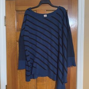 Faded Glory Long Sleeve Top With Black Stripes